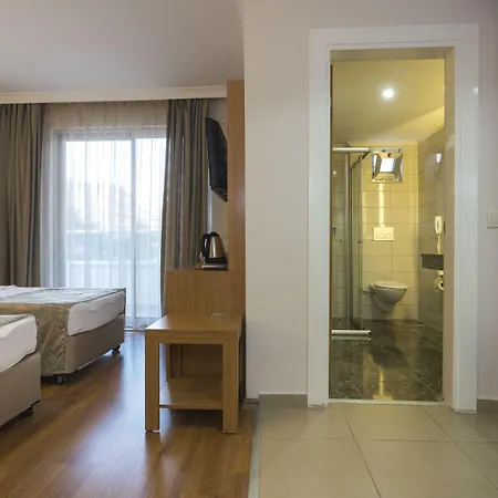 Lonicera Hotel 3*