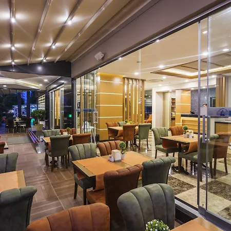 Hotel Lonicera 3*