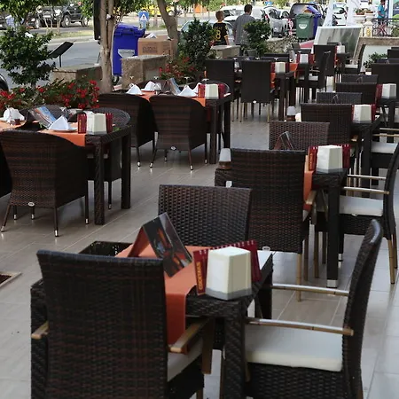 Hotel Lonicera 3*