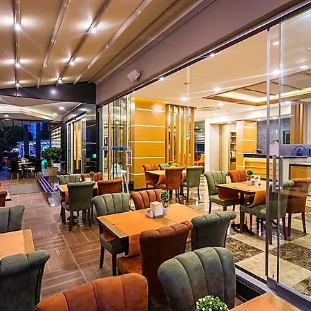 Hotel Lonicera 3*