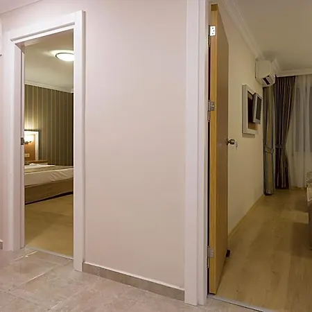 Lonicera Hotel 3*