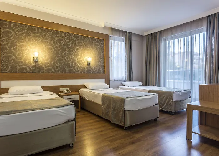 Lonicera Szálloda 3*