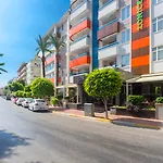 Lonicera Hotel 3*