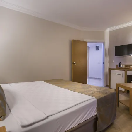 لونيسيرا سيتي 3*