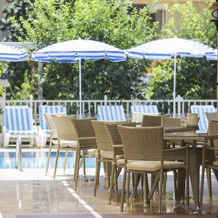 Lonicera Hotel 3*